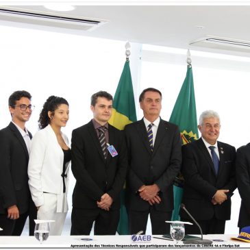 FloripaSat-1 presente em Brasília com Jair Bolsonaro